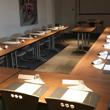 Campanile Centre - Gare מלון 3*