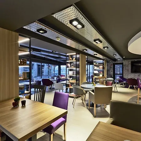 Campanile Centre - Gare Отель 3*